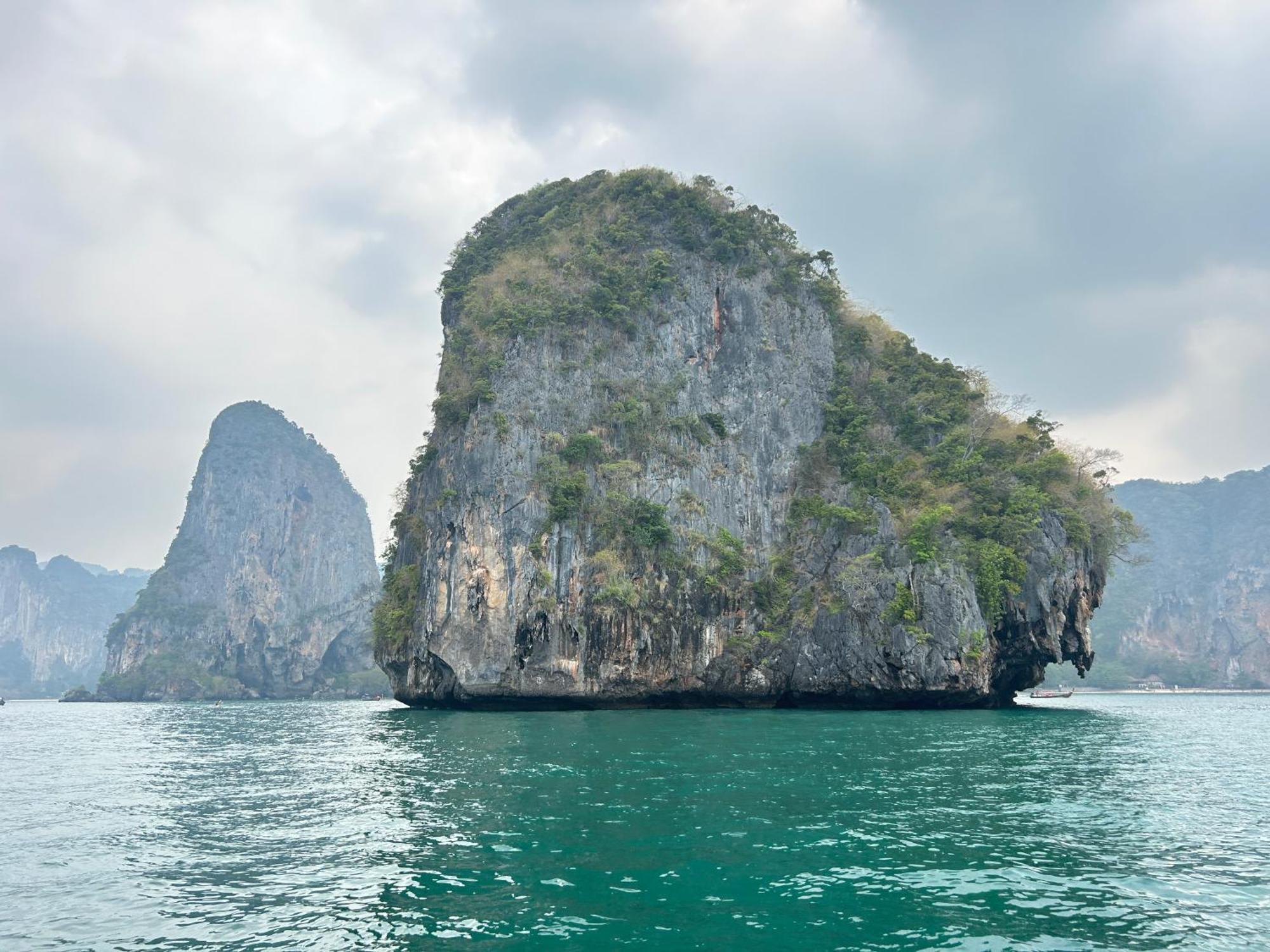Mina 美景公寓酒店 Pattaya Bagian luar foto