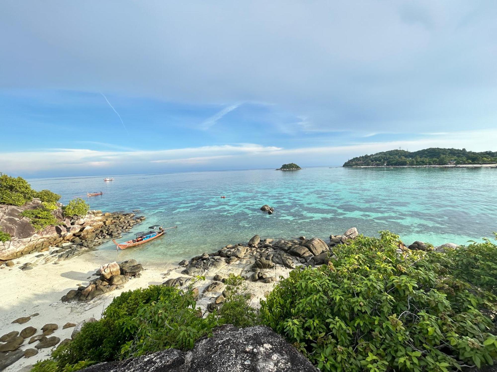 Mina 美景公寓酒店 Pattaya Bagian luar foto