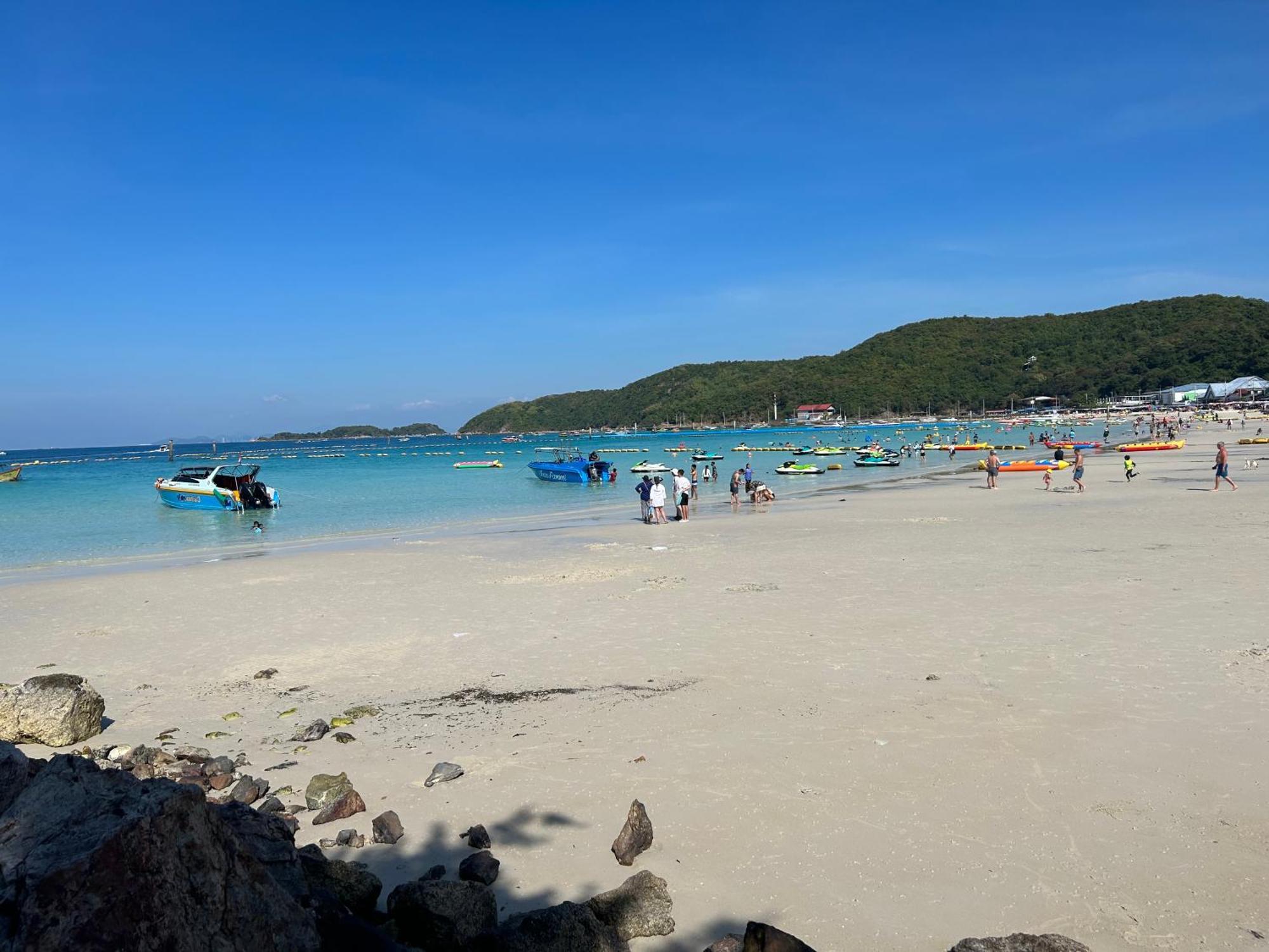 Mina 美景公寓酒店 Pattaya Bagian luar foto