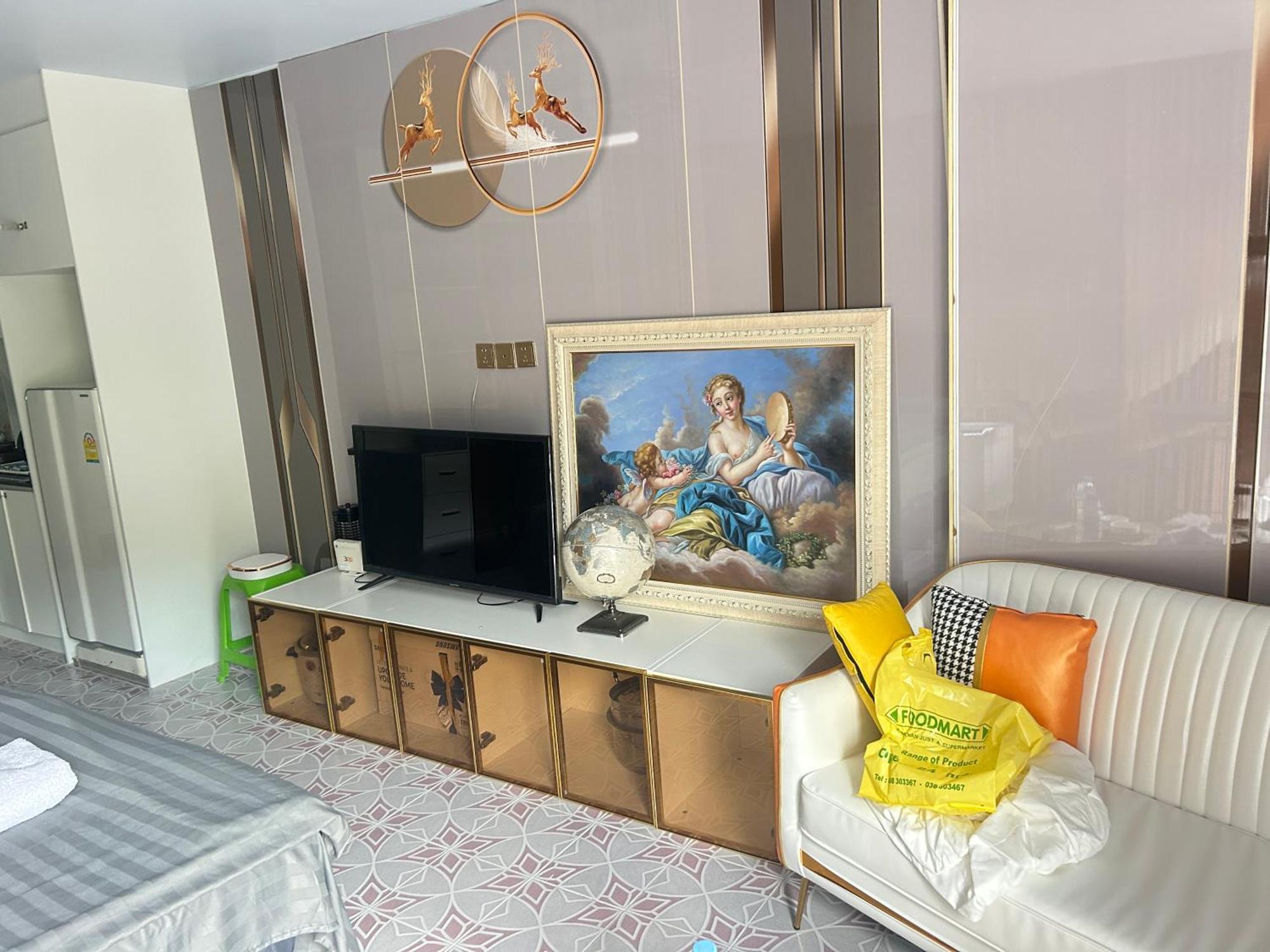 Mina 美景公寓酒店 Pattaya Bagian luar foto